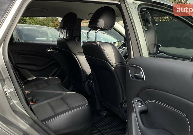 Серый Мерседес Б-класс, объемом двигателя 0 л и пробегом 115 тыс. км за 10999 $, фото 57 на Automoto.ua