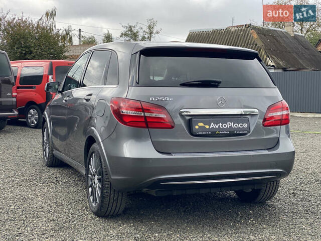 Серый Мерседес Б-класс, объемом двигателя 0 л и пробегом 115 тыс. км за 10999 $, фото 92 на Automoto.ua