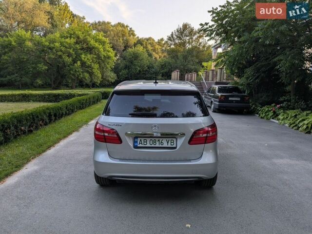 Сірий Мерседес Б-клас, об'ємом двигуна 0 л та пробігом 107 тис. км за 9600 $, фото 15 на Automoto.ua