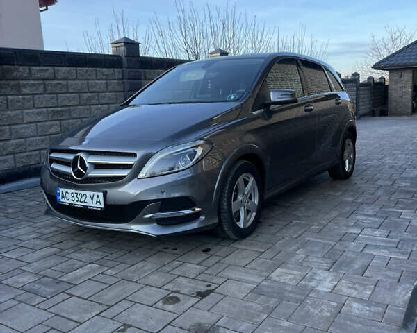 Серый Мерседес Б-класс, объемом двигателя 0 л и пробегом 116 тыс. км за 11700 $, фото 2 на Automoto.ua