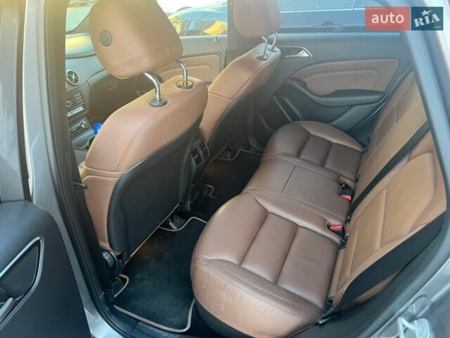 Серый Мерседес Б-класс, объемом двигателя 0 л и пробегом 114 тыс. км за 10600 $, фото 20 на Automoto.ua