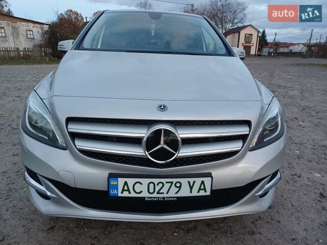 Сірий Мерседес Б-клас, об'ємом двигуна 0 л та пробігом 122 тис. км за 12700 $, фото 1 на Automoto.ua