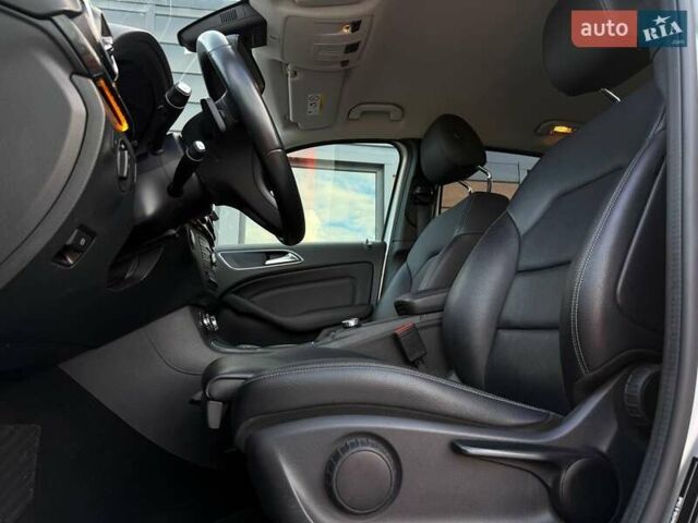 Сірий Мерседес Б-клас, об'ємом двигуна 0 л та пробігом 70 тис. км за 12600 $, фото 22 на Automoto.ua