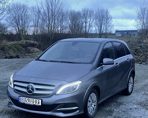 Сірий Мерседес Б-клас, об'ємом двигуна 0 л та пробігом 116 тис. км за 8999 $, фото 48 на Automoto.ua