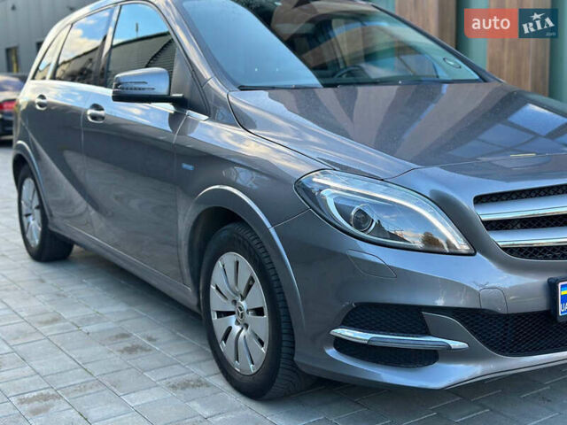 Сірий Мерседес Б-клас, об'ємом двигуна 0 л та пробігом 93 тис. км за 9700 $, фото 11 на Automoto.ua