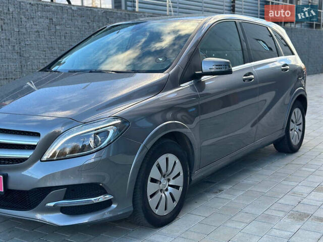 Сірий Мерседес Б-клас, об'ємом двигуна 0 л та пробігом 93 тис. км за 9700 $, фото 9 на Automoto.ua