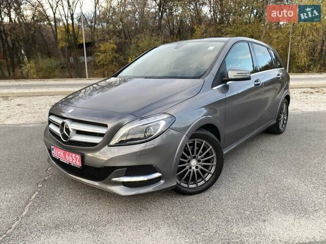 Серый Мерседес Б-класс, объемом двигателя 0 л и пробегом 147 тыс. км за 10900 $, фото 1 на Automoto.ua
