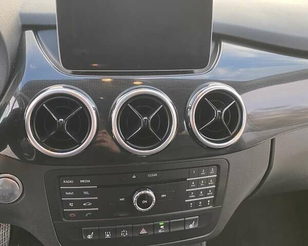 Серый Мерседес Б-класс, объемом двигателя 0 л и пробегом 147 тыс. км за 10900 $, фото 37 на Automoto.ua