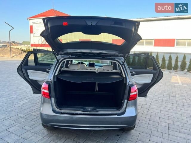 Сірий Мерседес Б-клас, об'ємом двигуна 0 л та пробігом 92 тис. км за 10800 $, фото 7 на Automoto.ua