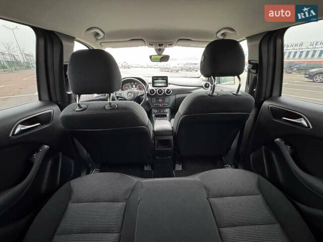 Сірий Мерседес Б-клас, об'ємом двигуна 0 л та пробігом 116 тис. км за 8999 $, фото 10 на Automoto.ua