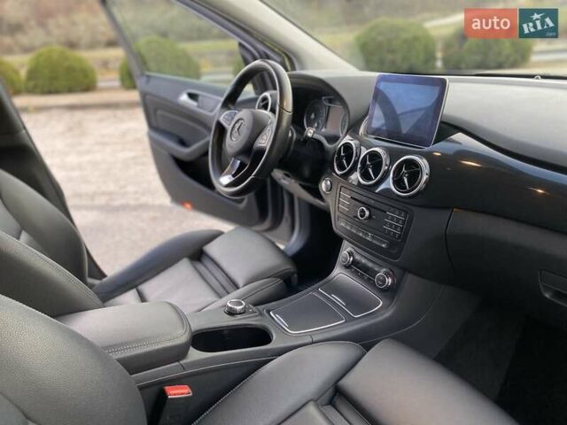 Серый Мерседес Б-класс, объемом двигателя 0 л и пробегом 147 тыс. км за 10900 $, фото 27 на Automoto.ua