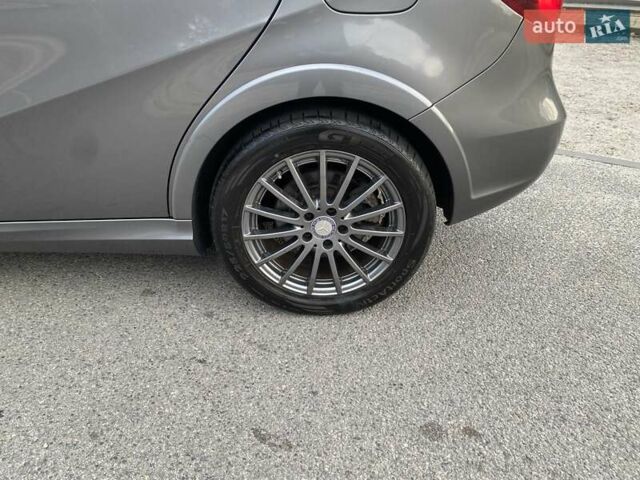 Серый Мерседес Б-класс, объемом двигателя 0 л и пробегом 147 тыс. км за 10900 $, фото 16 на Automoto.ua