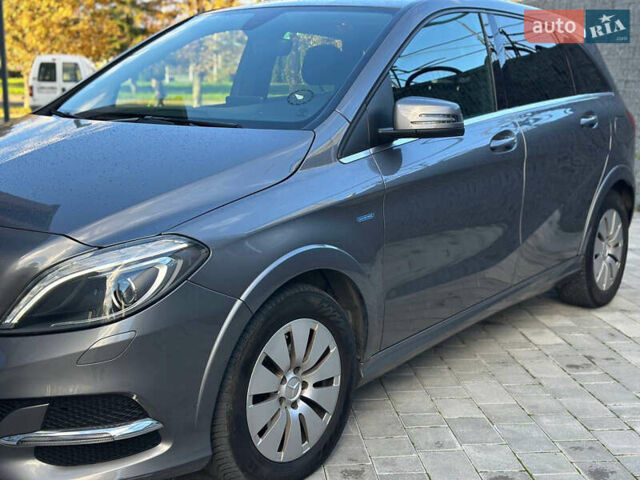 Сірий Мерседес Б-клас, об'ємом двигуна 0 л та пробігом 93 тис. км за 9700 $, фото 8 на Automoto.ua