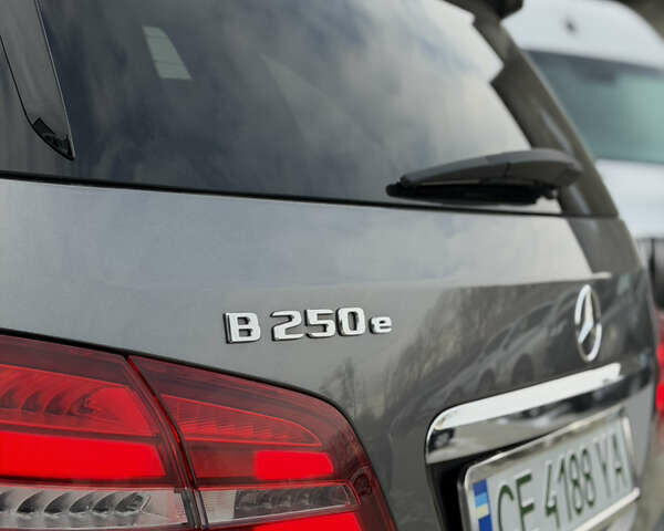 Серый Мерседес Б-класс, объемом двигателя 0 л и пробегом 140 тыс. км за 10400 $, фото 9 на Automoto.ua