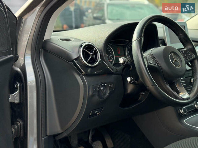 Мерседес Б-класс 2017 в Виннице на Automoto.ua Серый Мерседес Б-класс, объемом двигателя 2 л и пробегом 149 тыс. км за 14480 $, фото 21 на Automoto.ua