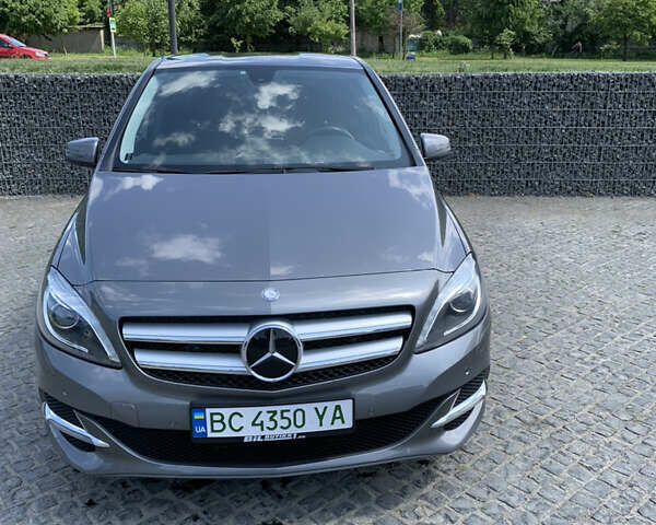 Серый Мерседес Б-класс, объемом двигателя 0 л и пробегом 112 тыс. км за 10300 $, фото 1 на Automoto.ua