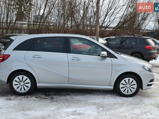 Серый Мерседес Б-класс, объемом двигателя 0 л и пробегом 80 тыс. км за 10450 $, фото 5 на Automoto.ua