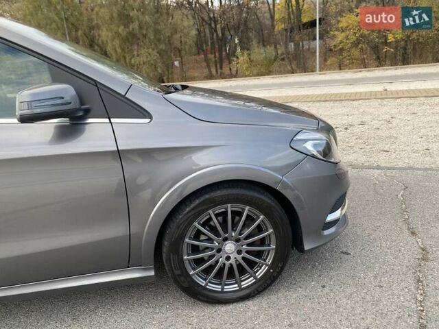 Серый Мерседес Б-класс, объемом двигателя 0 л и пробегом 147 тыс. км за 10900 $, фото 79 на Automoto.ua