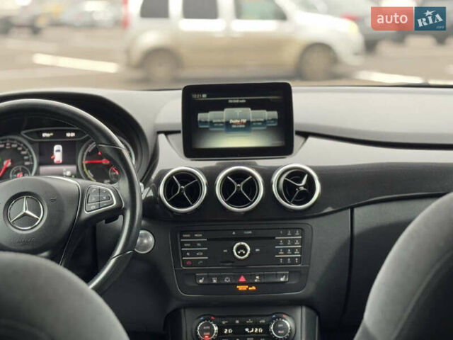 Сірий Мерседес Б-клас, об'ємом двигуна 0 л та пробігом 116 тис. км за 8999 $, фото 42 на Automoto.ua