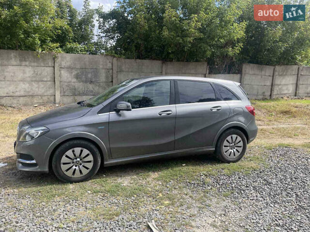 Серый Мерседес Б-класс, объемом двигателя 0 л и пробегом 65 тыс. км за 9300 $, фото 9 на Automoto.ua