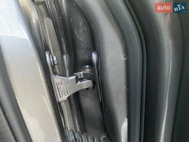 Серый Мерседес Б-класс, объемом двигателя 0 л и пробегом 147 тыс. км за 10900 $, фото 93 на Automoto.ua