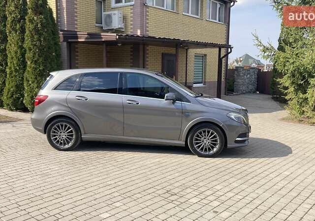 Серый Мерседес Б-класс, объемом двигателя 0 л и пробегом 134 тыс. км за 10199 $, фото 19 на Automoto.ua