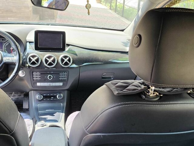 Сірий Мерседес Б-клас, об'ємом двигуна 0 л та пробігом 61 тис. км за 11500 $, фото 7 на Automoto.ua