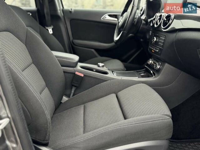 Сірий Мерседес Б-клас, об'ємом двигуна 0 л та пробігом 116 тис. км за 8999 $, фото 9 на Automoto.ua