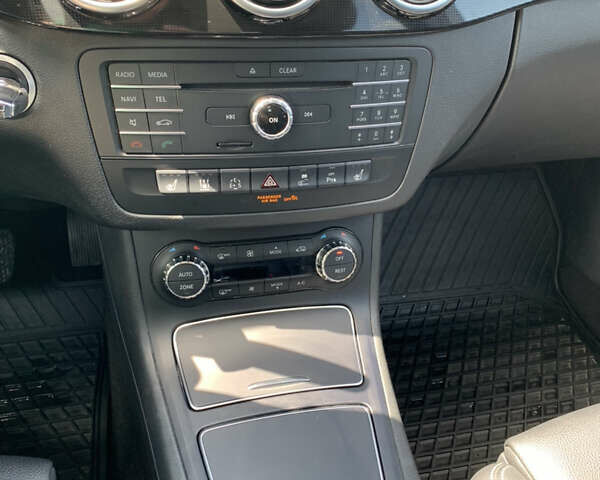 Серый Мерседес Б-класс, объемом двигателя 0 л и пробегом 112 тыс. км за 10300 $, фото 12 на Automoto.ua