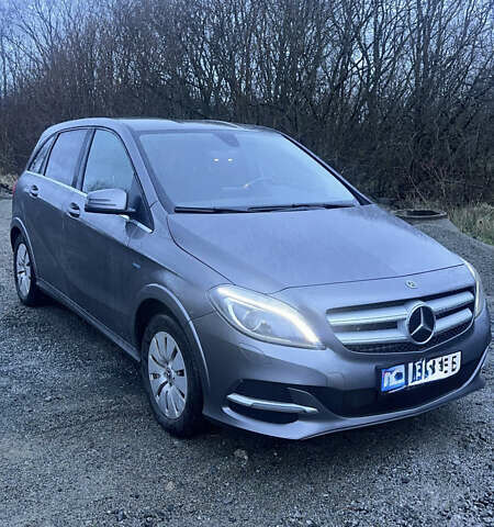 Сірий Мерседес Б-клас, об'ємом двигуна 0 л та пробігом 116 тис. км за 8999 $, фото 47 на Automoto.ua