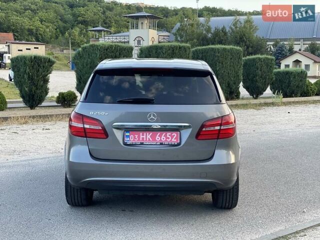 Сірий Мерседес Б-клас, об'ємом двигуна 0 л та пробігом 146 тис. км за 12950 $, фото 4 на Automoto.ua