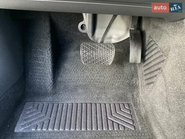 Серый Мерседес Б-класс, объемом двигателя 0 л и пробегом 147 тыс. км за 10900 $, фото 61 на Automoto.ua