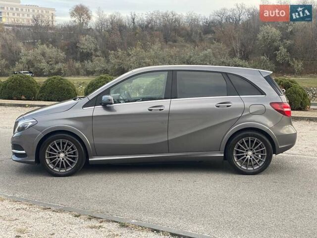 Серый Мерседес Б-класс, объемом двигателя 0 л и пробегом 147 тыс. км за 10900 $, фото 7 на Automoto.ua