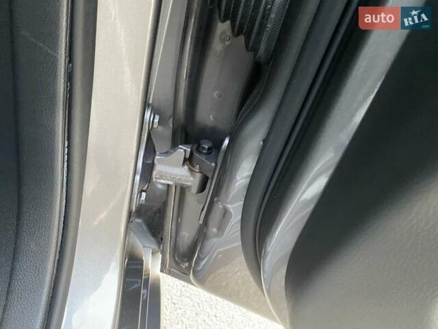 Серый Мерседес Б-класс, объемом двигателя 0 л и пробегом 147 тыс. км за 10900 $, фото 104 на Automoto.ua