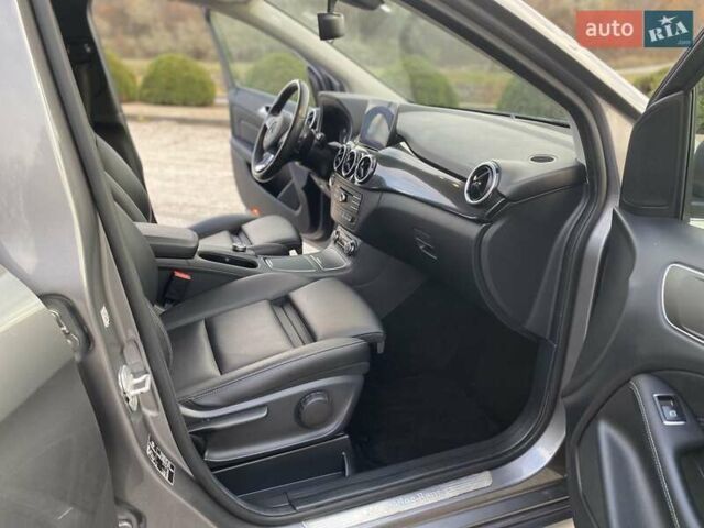 Серый Мерседес Б-класс, объемом двигателя 0 л и пробегом 147 тыс. км за 10900 $, фото 23 на Automoto.ua