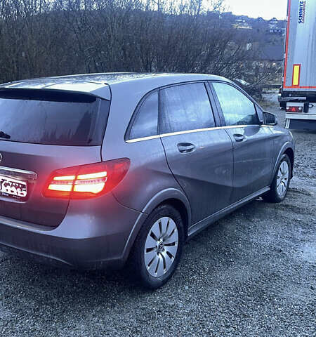 Сірий Мерседес Б-клас, об'ємом двигуна 0 л та пробігом 116 тис. км за 8999 $, фото 50 на Automoto.ua