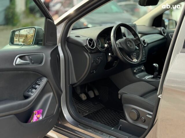 Серый Мерседес Б-класс, объемом двигателя 2 л и пробегом 149 тыс. км за 14480 $, фото 18 на Automoto.ua