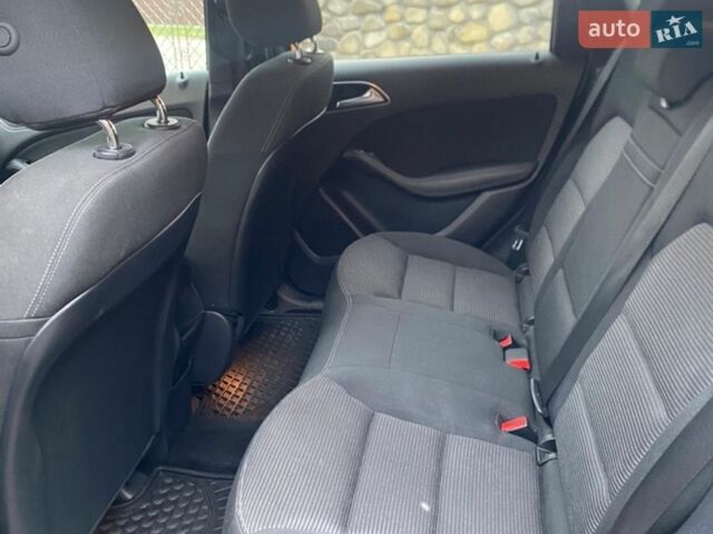 Сірий Мерседес Б-клас, об'ємом двигуна 0 л та пробігом 72 тис. км за 10750 $, фото 10 на Automoto.ua