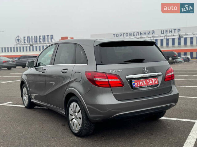 Сірий Мерседес Б-клас, об'ємом двигуна 0 л та пробігом 116 тис. км за 8999 $, фото 38 на Automoto.ua