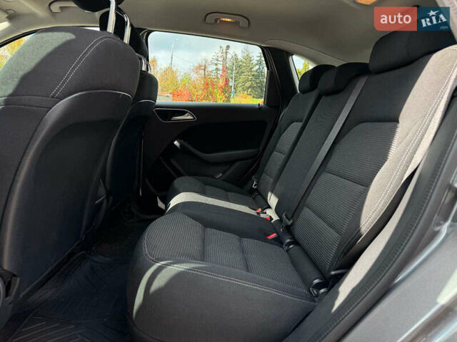 Мерседес Б-класс 2017 в Виннице на Automoto.ua Серый Мерседес Б-класс, объемом двигателя 2 л и пробегом 149 тыс. км за 14480 $, фото 37 на Automoto.ua