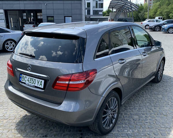 Серый Мерседес Б-класс, объемом двигателя 0 л и пробегом 112 тыс. км за 10300 $, фото 5 на Automoto.ua