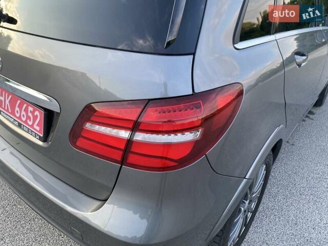 Серый Мерседес Б-класс, объемом двигателя 0 л и пробегом 147 тыс. км за 10900 $, фото 20 на Automoto.ua