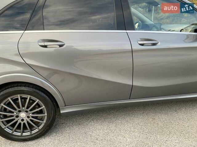Серый Мерседес Б-класс, объемом двигателя 0 л и пробегом 147 тыс. км за 10900 $, фото 77 на Automoto.ua
