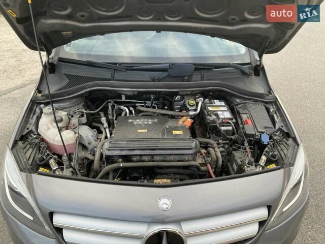 Серый Мерседес Б-класс, объемом двигателя 0 л и пробегом 147 тыс. км за 10900 $, фото 8 на Automoto.ua