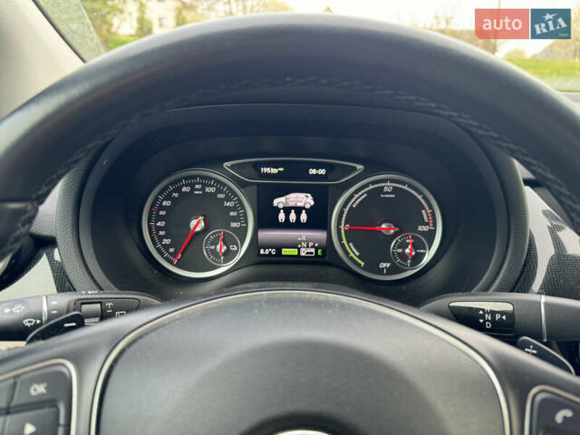 Сірий Мерседес Б-клас, об'ємом двигуна 0 л та пробігом 63 тис. км за 12000 $, фото 11 на Automoto.ua