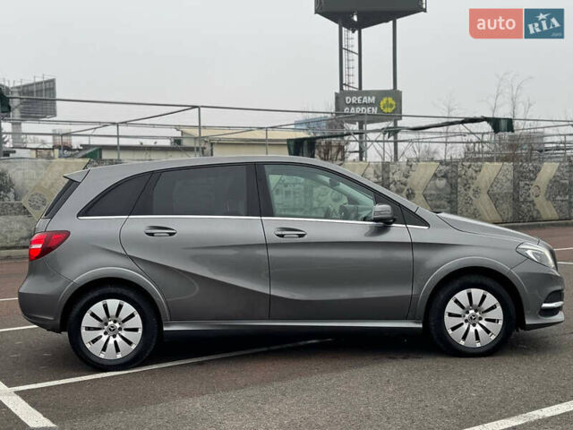 Сірий Мерседес Б-клас, об'ємом двигуна 0 л та пробігом 116 тис. км за 8999 $, фото 20 на Automoto.ua