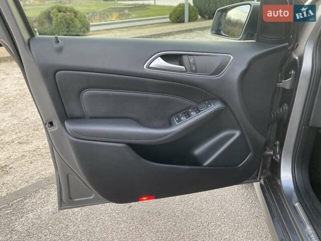 Серый Мерседес Б-класс, объемом двигателя 0 л и пробегом 147 тыс. км за 10900 $, фото 31 на Automoto.ua