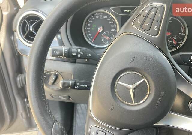 Серый Мерседес Б-класс, объемом двигателя 0 л и пробегом 134 тыс. км за 10199 $, фото 2 на Automoto.ua