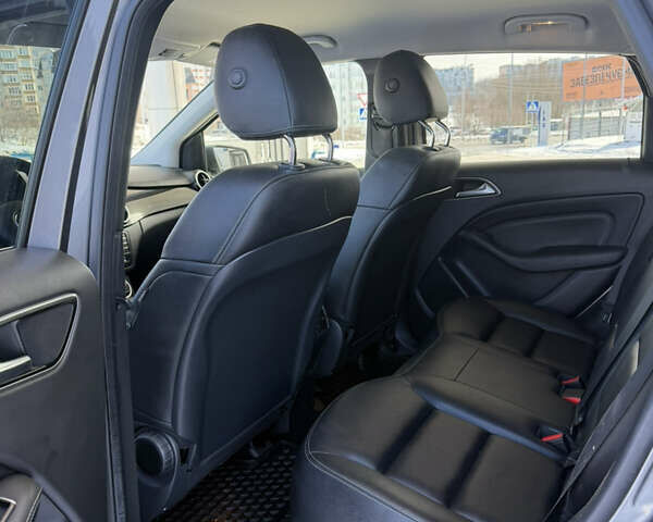 Серый Мерседес Б-класс, объемом двигателя 0 л и пробегом 99 тыс. км за 8950 $, фото 12 на Automoto.ua