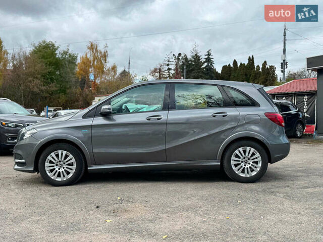 Мерседес Б-класс 2017 в Виннице на Automoto.ua Серый Мерседес Б-класс, объемом двигателя 2 л и пробегом 149 тыс. км за 14480 $, фото 4 на Automoto.ua